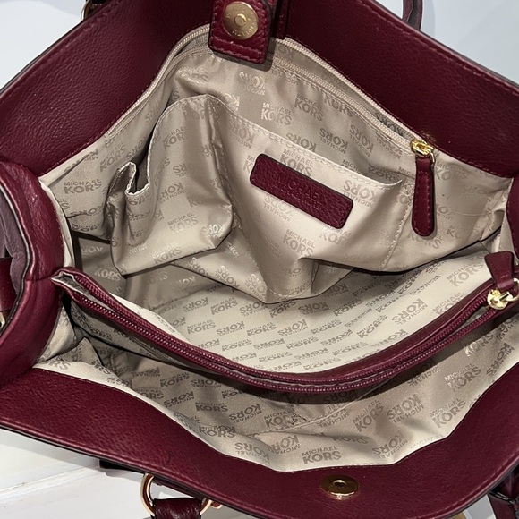 MICHAEL Michael Kors Gold Stud Large Double Handle Shoulder Tote Bag - Picture 13 of 14